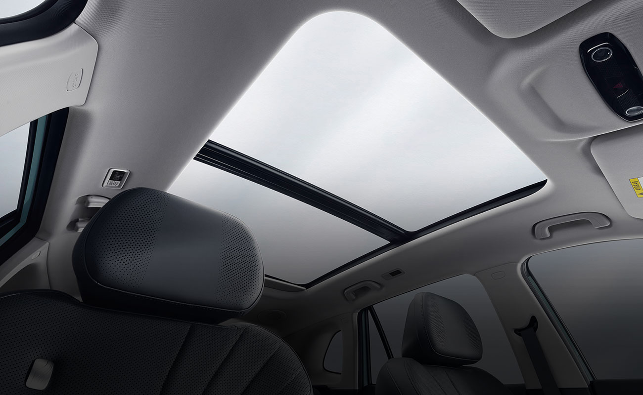 1.18 m² Panoramic Sunroof